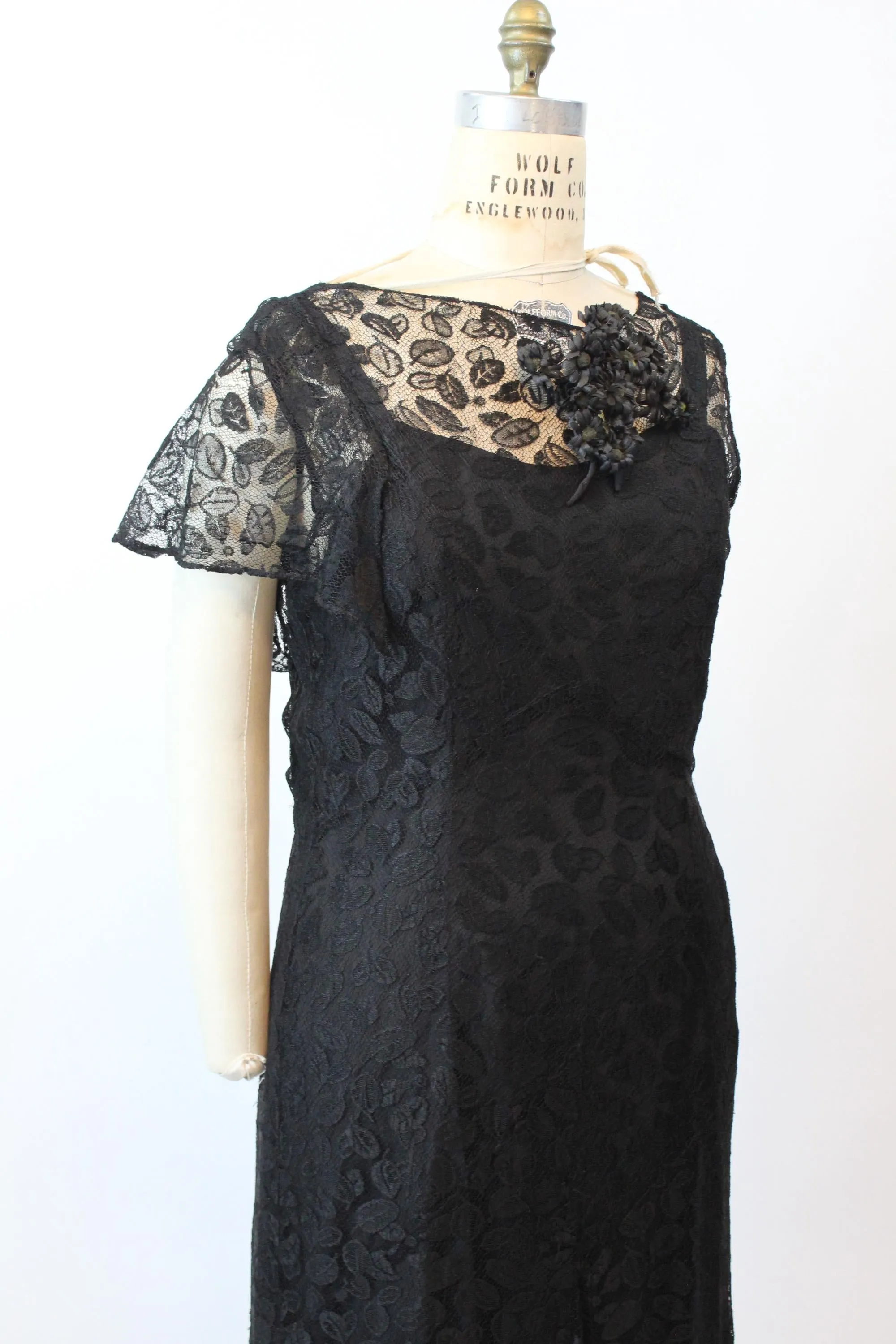 1930s LEAF LACE gown silk slip FLUTTER sleeves large | new fall winter