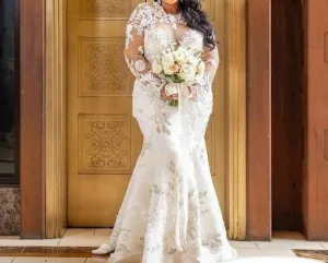 Beautiful Plus Size Mermaid Lace  Bridal Gown with detachable skirt